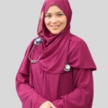 Dr Salleha Binti Khalid, Pakar Kesuburan dan Pengarah Perubatan Pusat Kesuburan Sophea Bangi di Malaysia, menyediakan rawatan kesuburan termasuk IVF dan perubatan reproduktif untuk membantu pasangan menghadapi cabaran kesuburan.