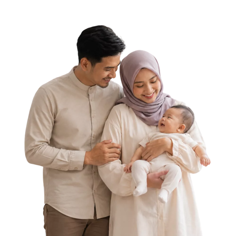 Pasangan muda Melayu bersama bayi selepas rawatan kesuburan IVF